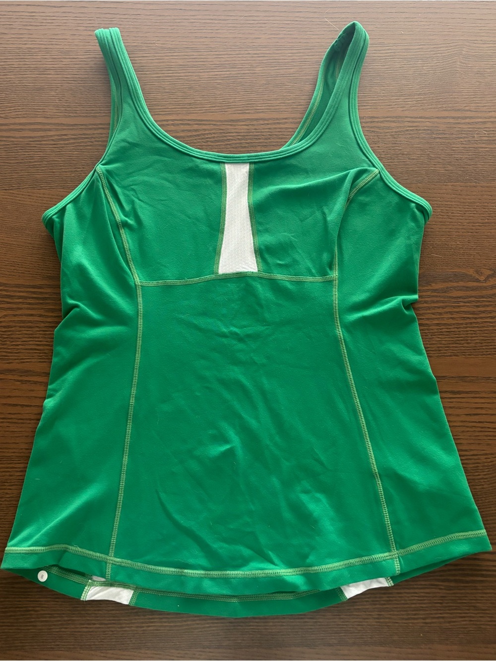 Lululemon green women’s workout tank top with cinched waist
